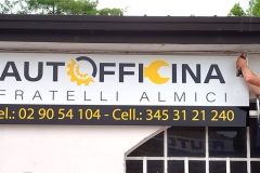 Insegna_Almici_montaggio_2